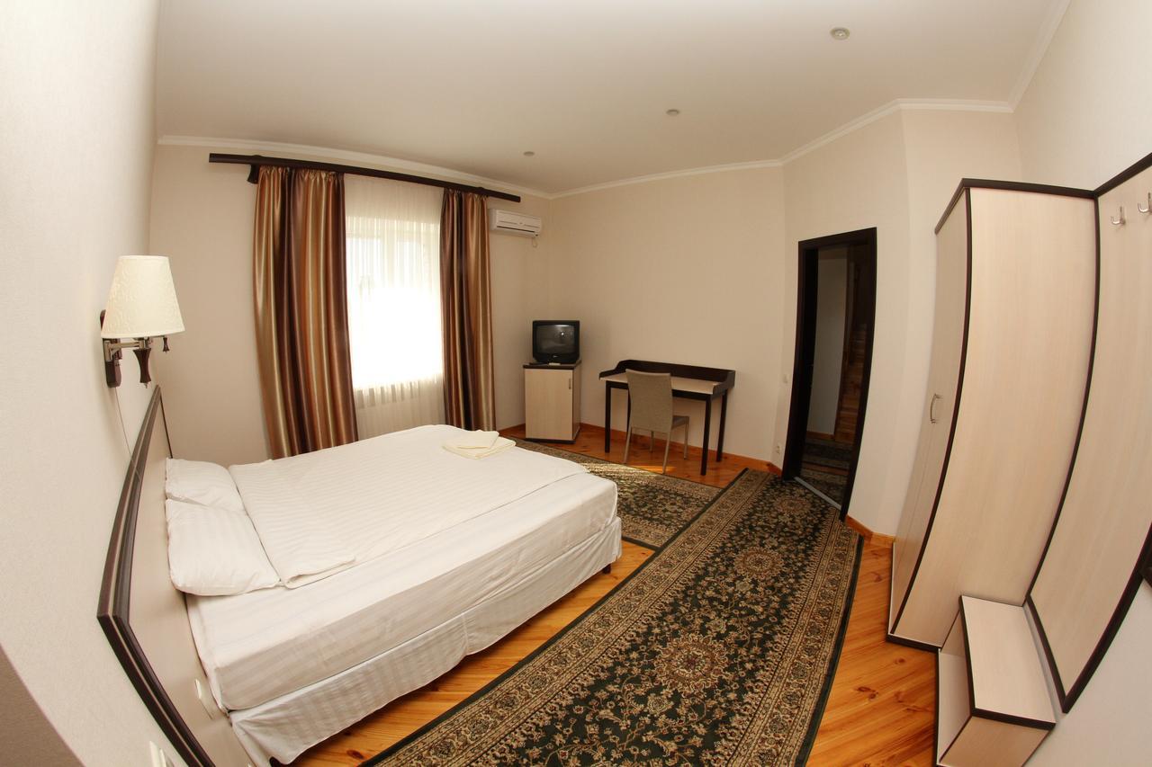 Uyut Chernihiv Exterior foto